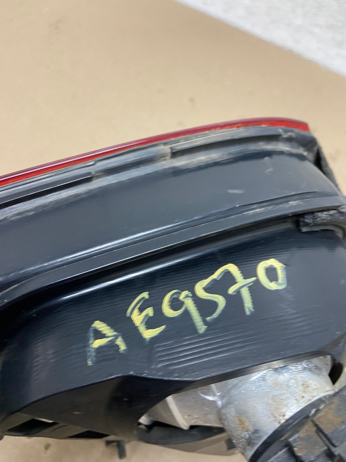 2002-2004 Infiniti i35 Inner Right Passenger Rh Side Tail Light AE9570 LK6