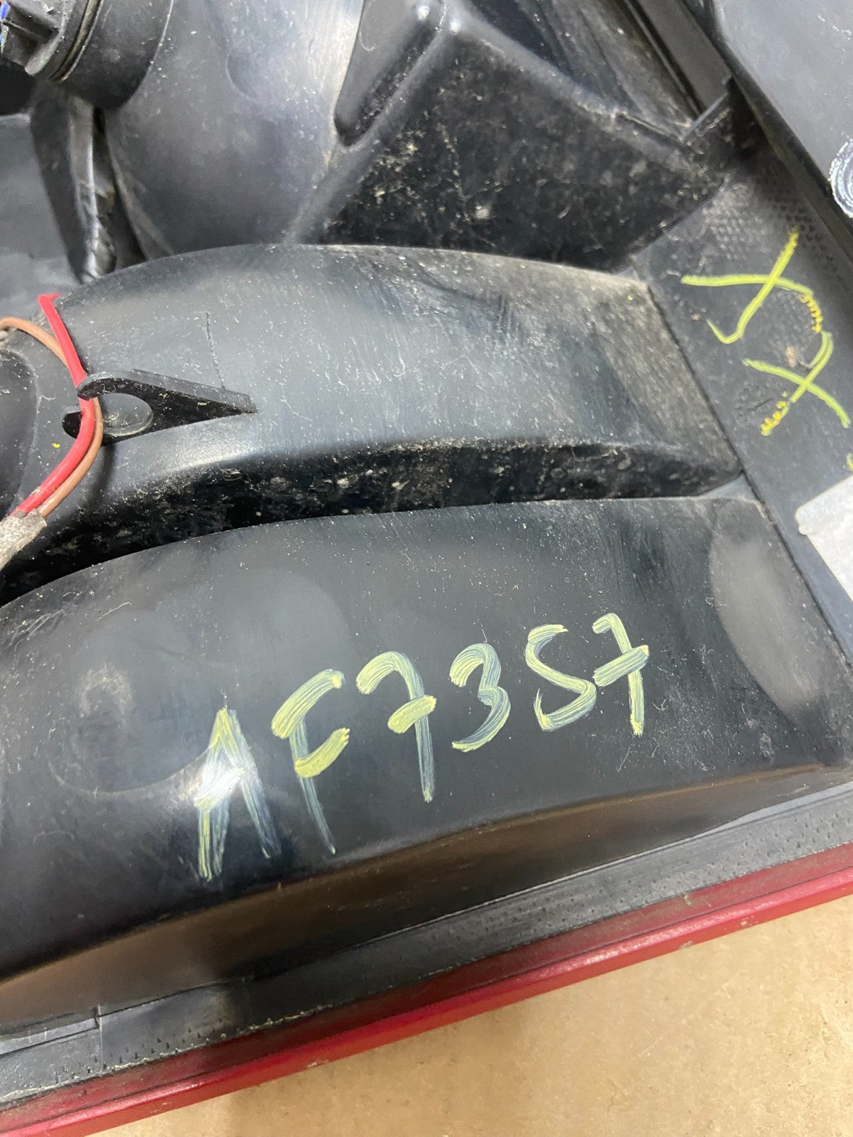 2005 - 2009 Land Rover LR3 Right Passenger Side Tail Light af7357 DG7