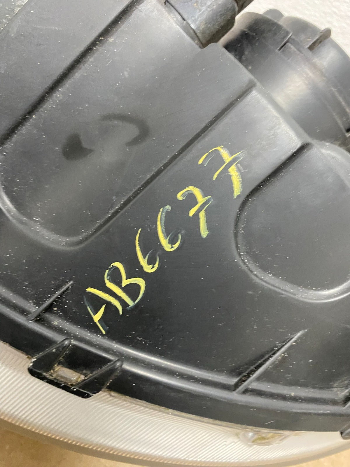 2007 2008 2009 2010 Hyundai Elantra Right Passenger Side Headlight AB6677 DW8