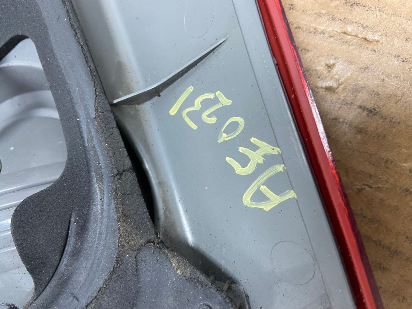 2006 - 2010 Toyota Sienna Right Passenger Side Rh Inner Tail Light AE0231 LK7
