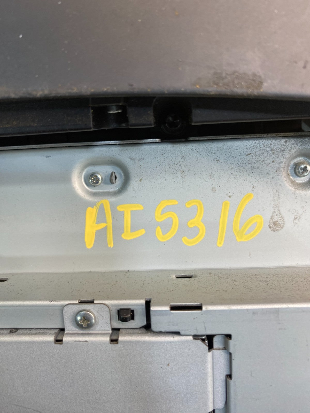 2010-2011 Mercedes W212 E350 E550 Stereo CD Changer Radio a2129006513 AI5316 DG7