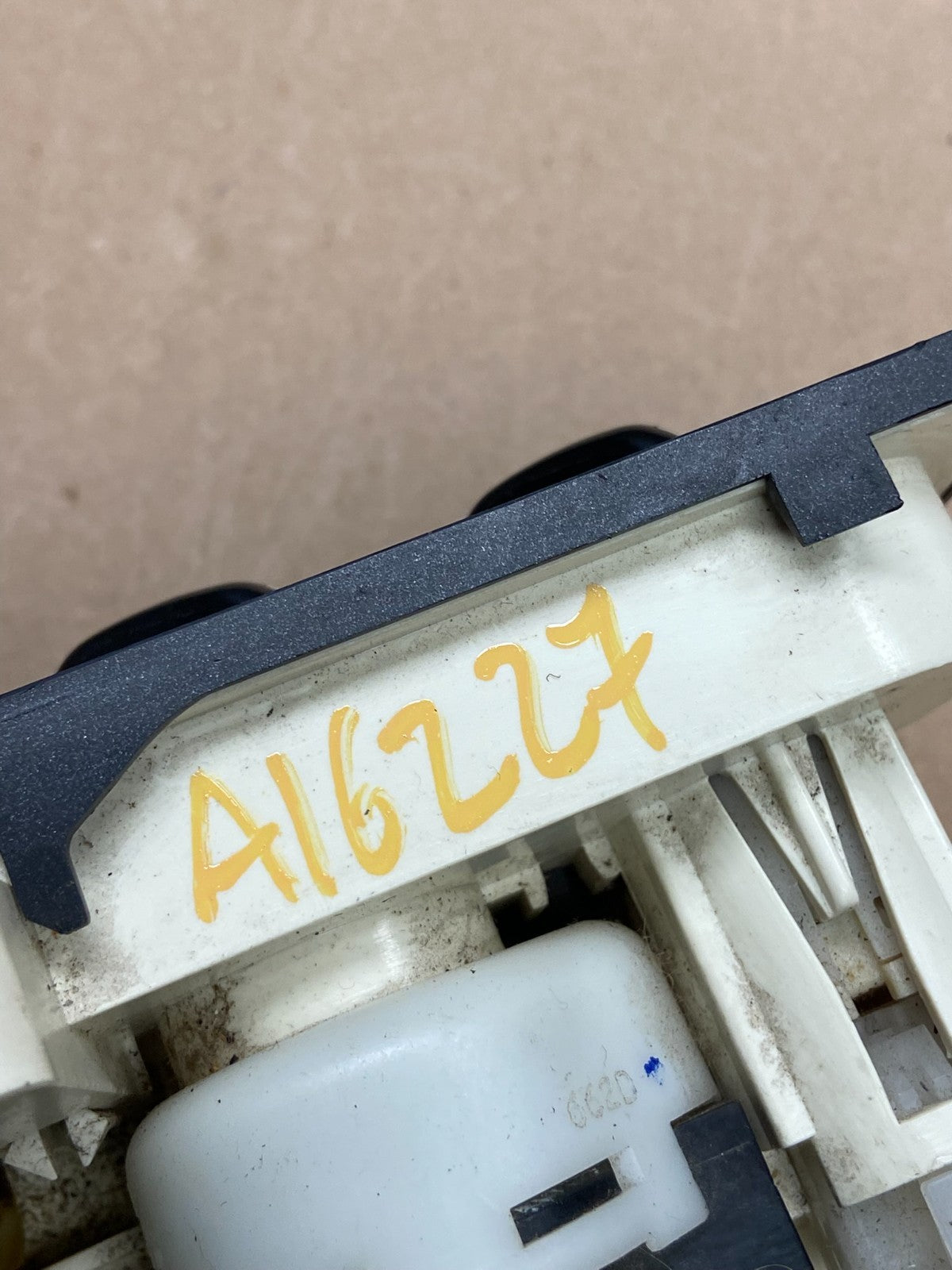1992 to 1997 Mitsubishi Montero Climate Control Hvac A/C Heater AI6227 DG5