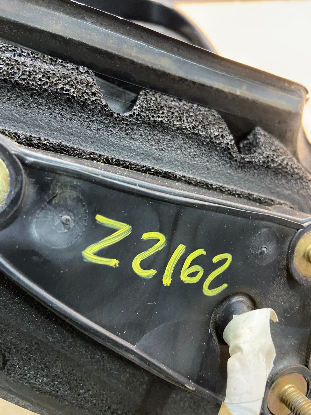 2001 to 2006 Toyota Sequoia Right Passenger View Door Mirror OEM Z2162 DG11