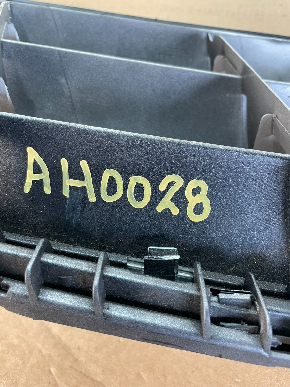 2008-2011 Mercedes-Benz W204 C300 C350 Front Grille Grill Aftermarket AH0028 DG7
