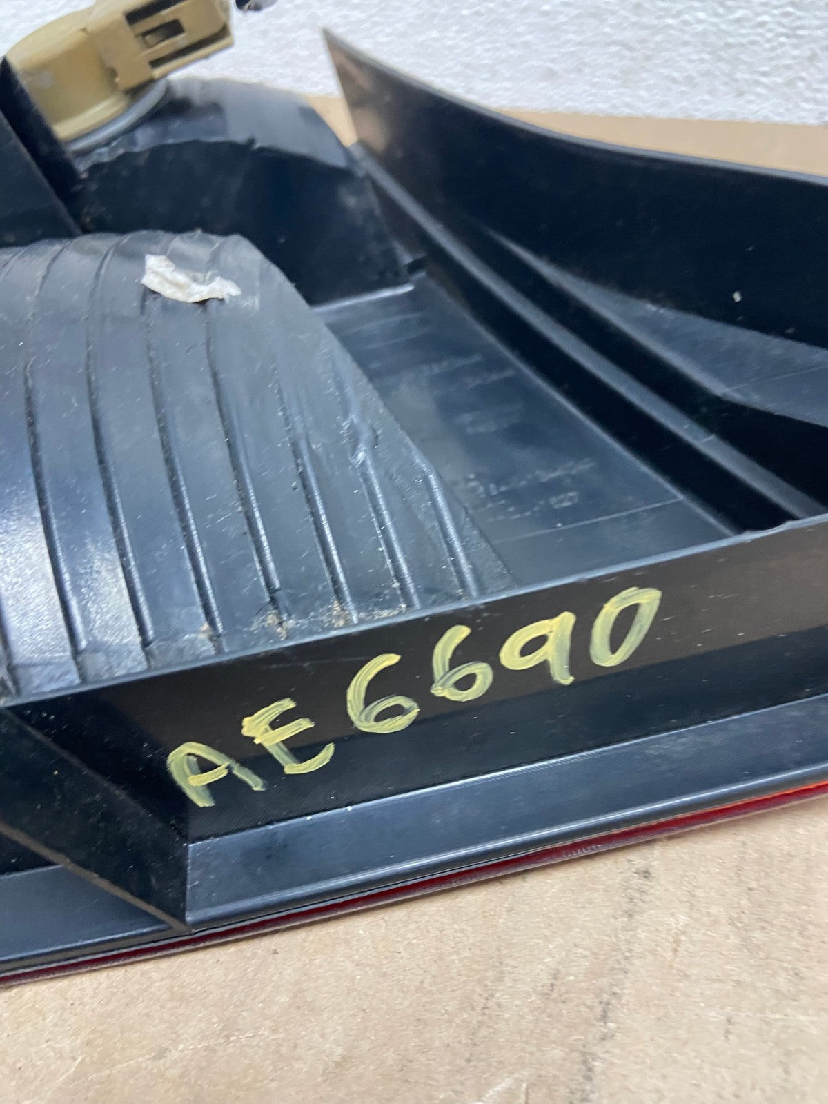 2005 2006 2007 Ford Focus Sedan Right Passenger Tail Light AE6690 LK6