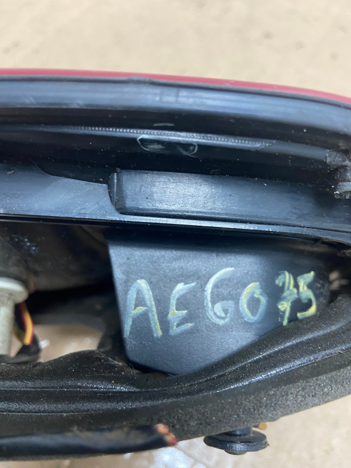 2001 2002 Subaru Forester Left Driver Inner Lid Mounted Tail Light AE6075 LK6