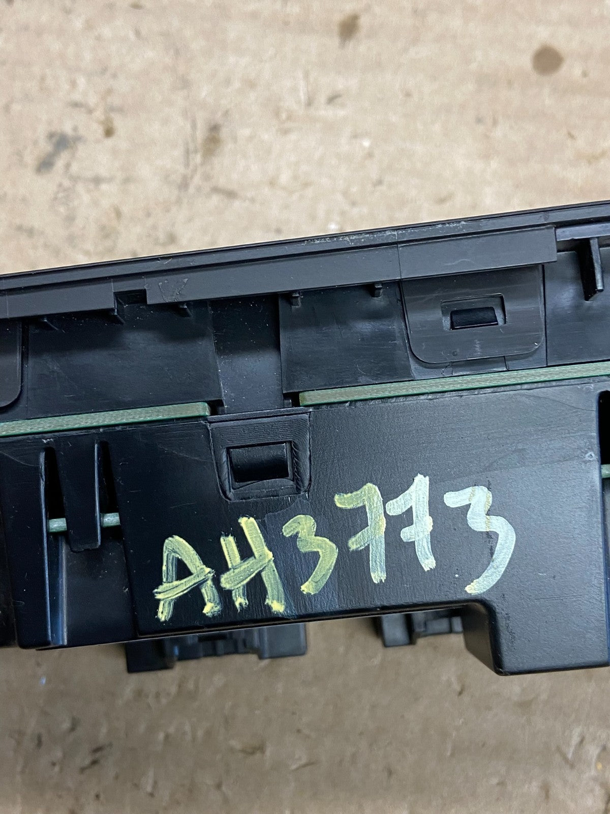 2007-2011 GMC Yukon Tahoe Automatic Climate Temperature Temp Control AH3773 DG7
