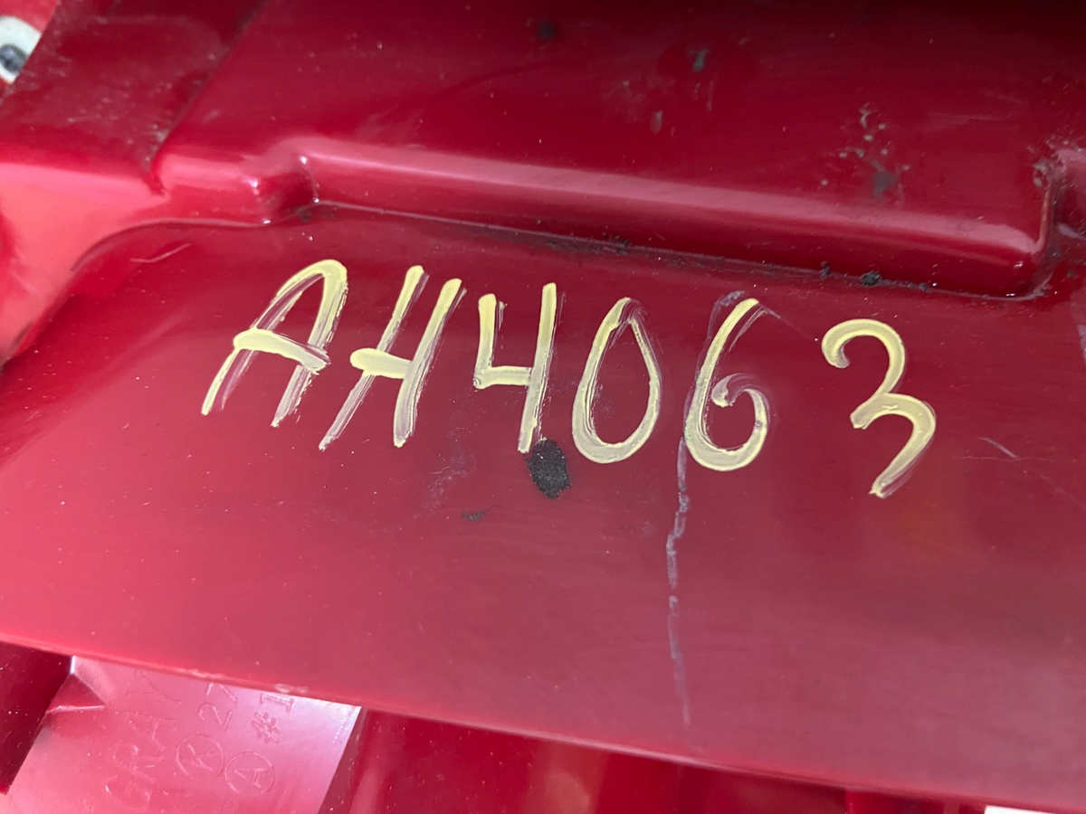 2002 - 2005 Hyundai Sonata Right Passenger RH Side Tail Light AH4063 LK7