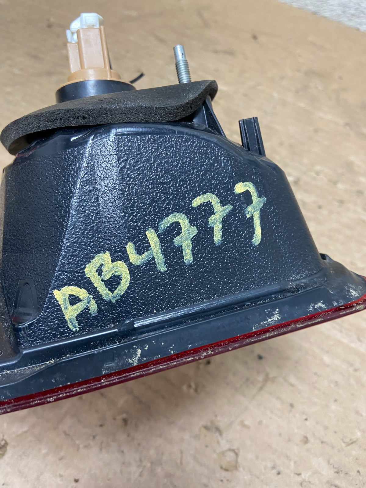 2010-2014 Subaru Legacy Right Passenger Rh Side Tail Light Inner Oem AB4777 LK6