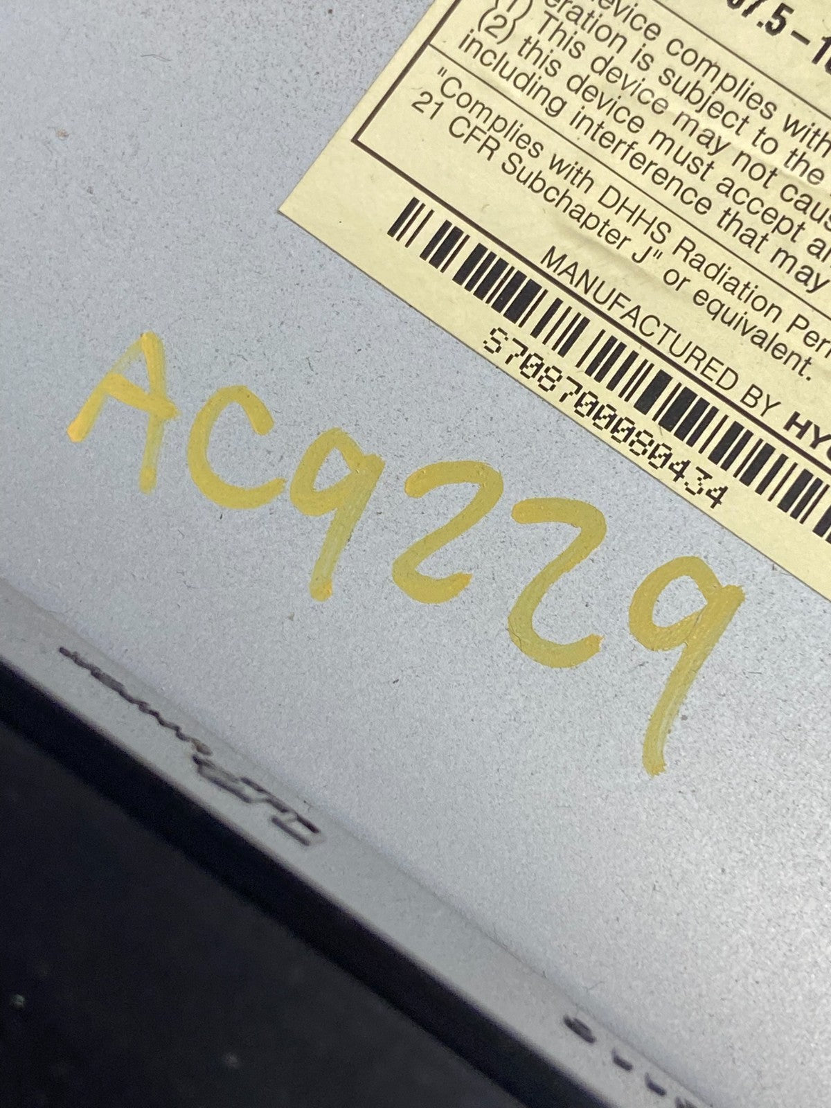 2007 to 2008 Hyundai Veracruz Auto Climate Temp Control Radio Bezel OE AC9229 DG8