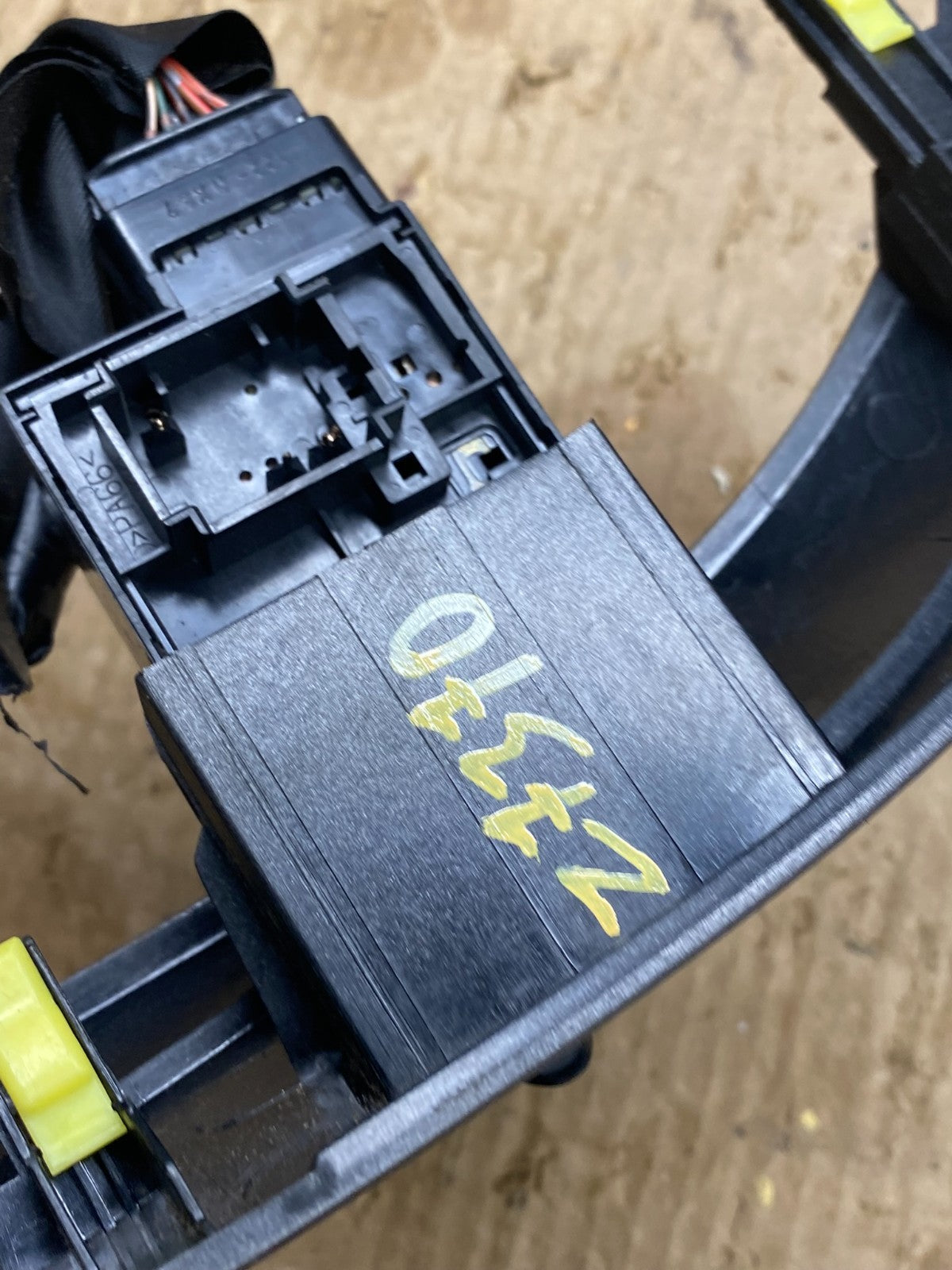 2004 to 2010 Toyota Sienna Right Side Radio Switches Bezel Trim z7370 DG5