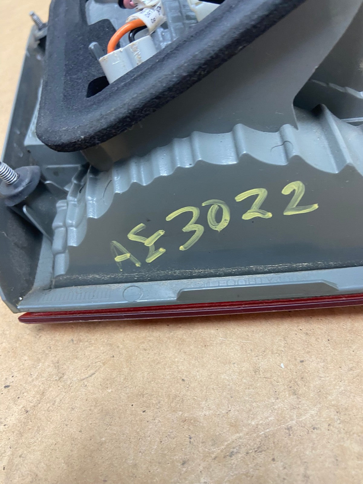 2011 2012 2013 Kia Sorento Right Passenger Inner Tail Light AE3022 LK6