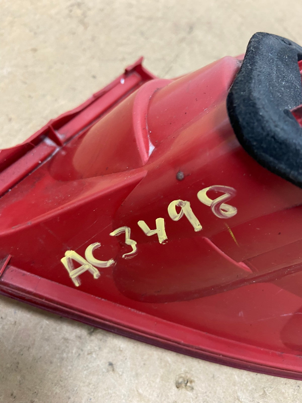 2004 2005 2006 Mazda 3 Sedan Right Passenger RH Side Tail Light Q8029 DW8