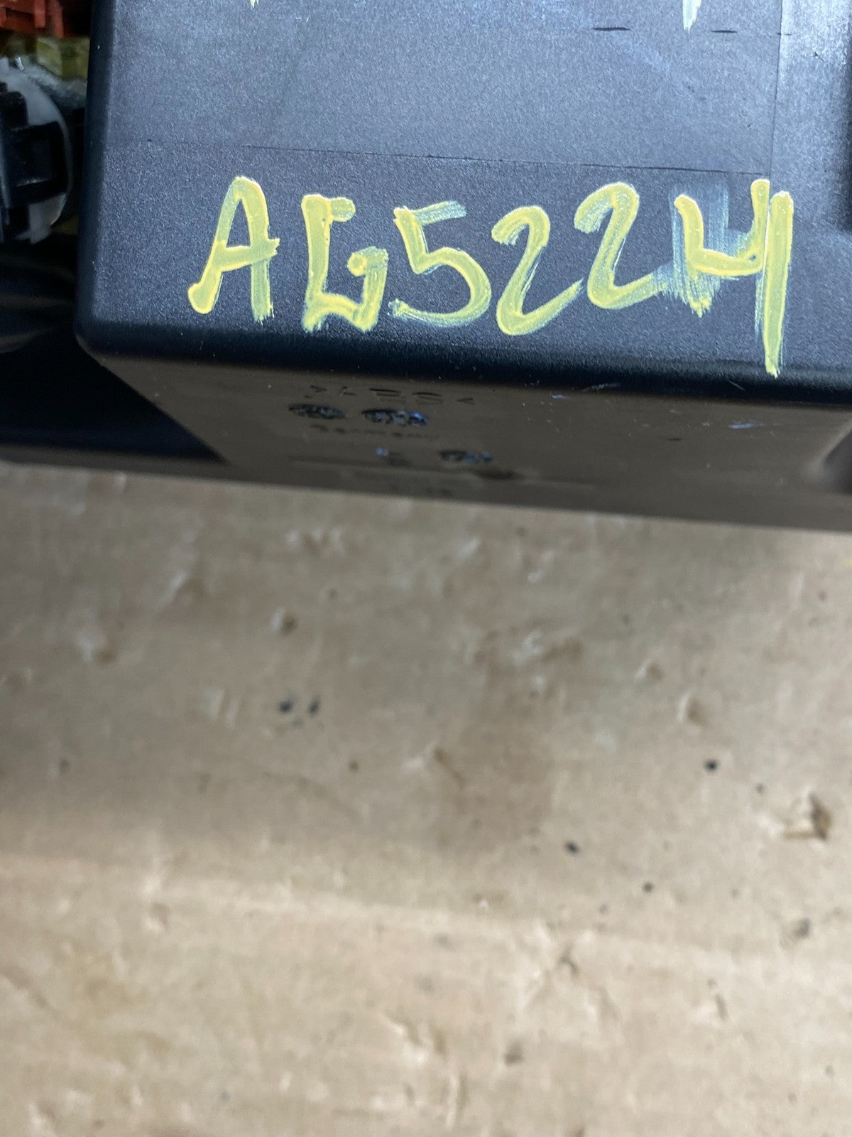 2007 2008 2009 Mercedes W211 E350 Center Console Ash Tray Compartment ag5224 DG7