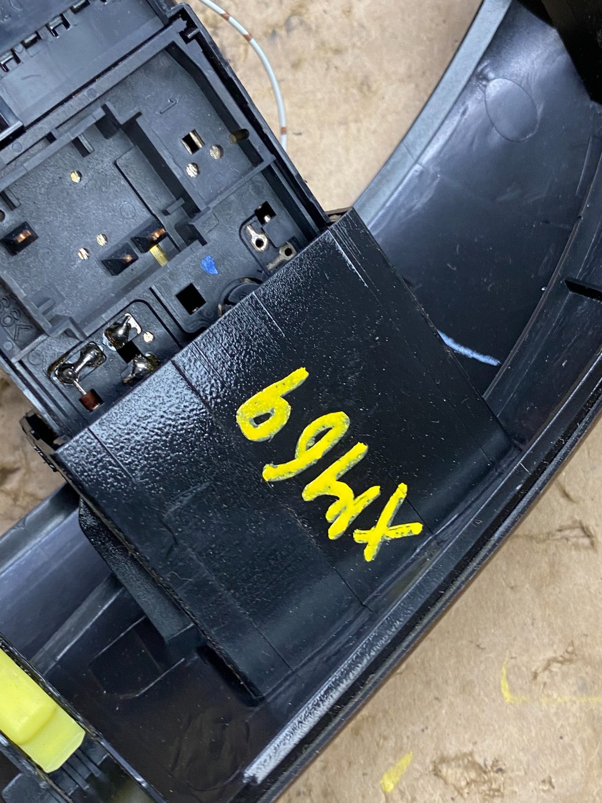 2004 to 2010 Toyota Sienna Switch Key Light Indicator Bezel Trim OEM X1469 DG6
