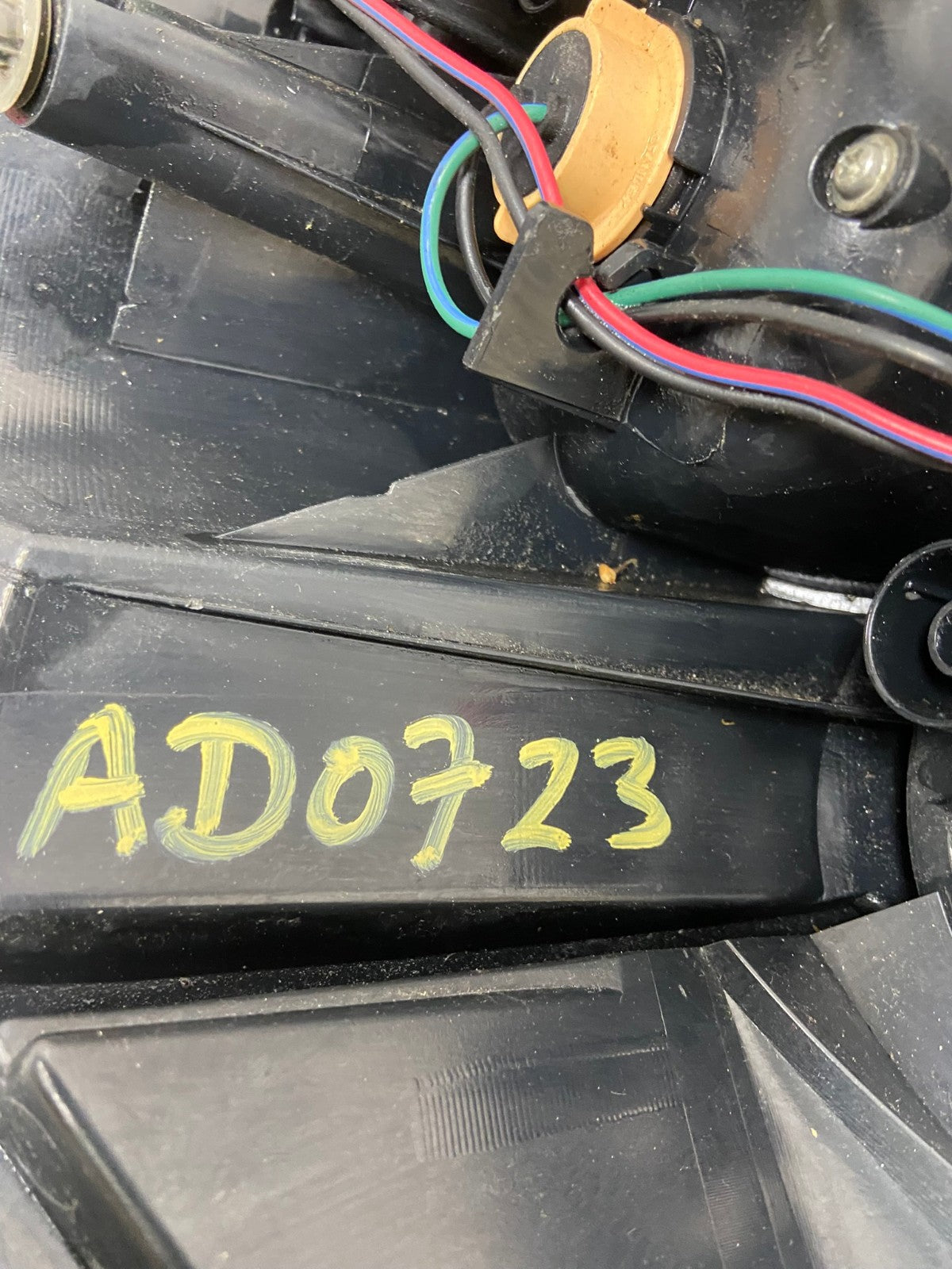 2006 2007 Mazda 5 Right Passenger RH Side Tail Light AD0723 LK7