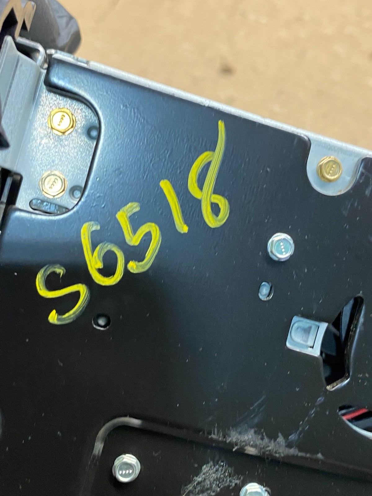 2007 to 2014 Chevrolet GMC Cadillac Radio Navigation Screen 20900945 S6518 DG6