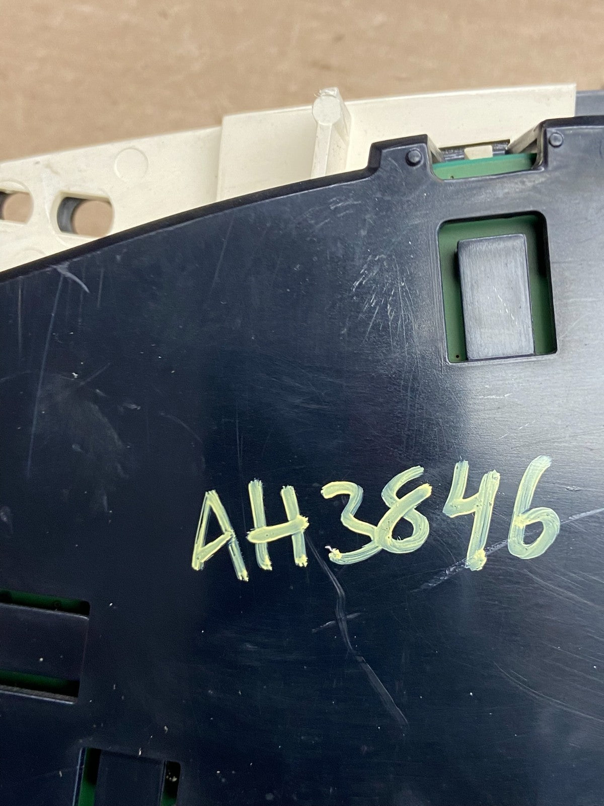 2004 to 2007 Chevrolet Express Speedometer Cluster Gauge AH3846 DG10