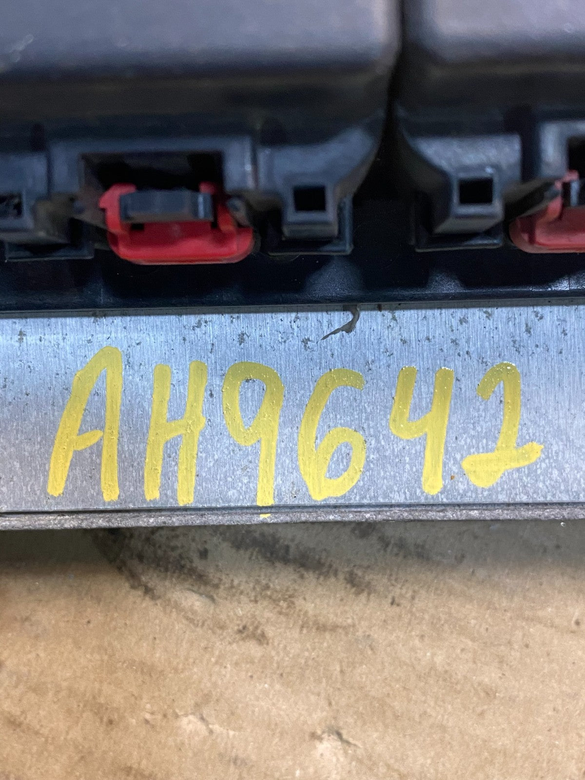 2005 to 2006 Jeep Grand Cherokee 3.7L Ecm Ecu Computer AH9642 DW3