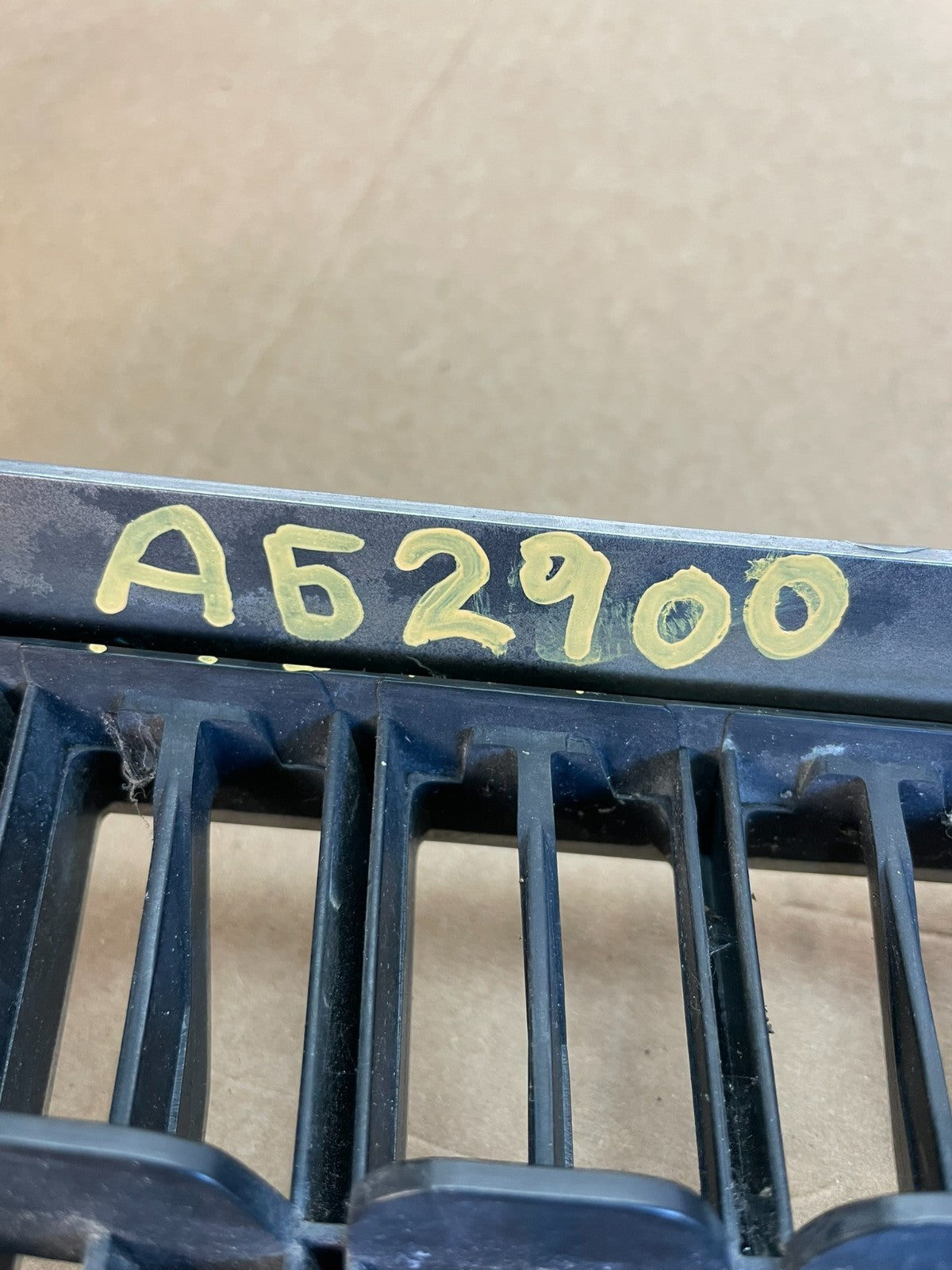 1990 to 1993 Lincoln Continental Front Upper Grill Grille AG2900 DG5
