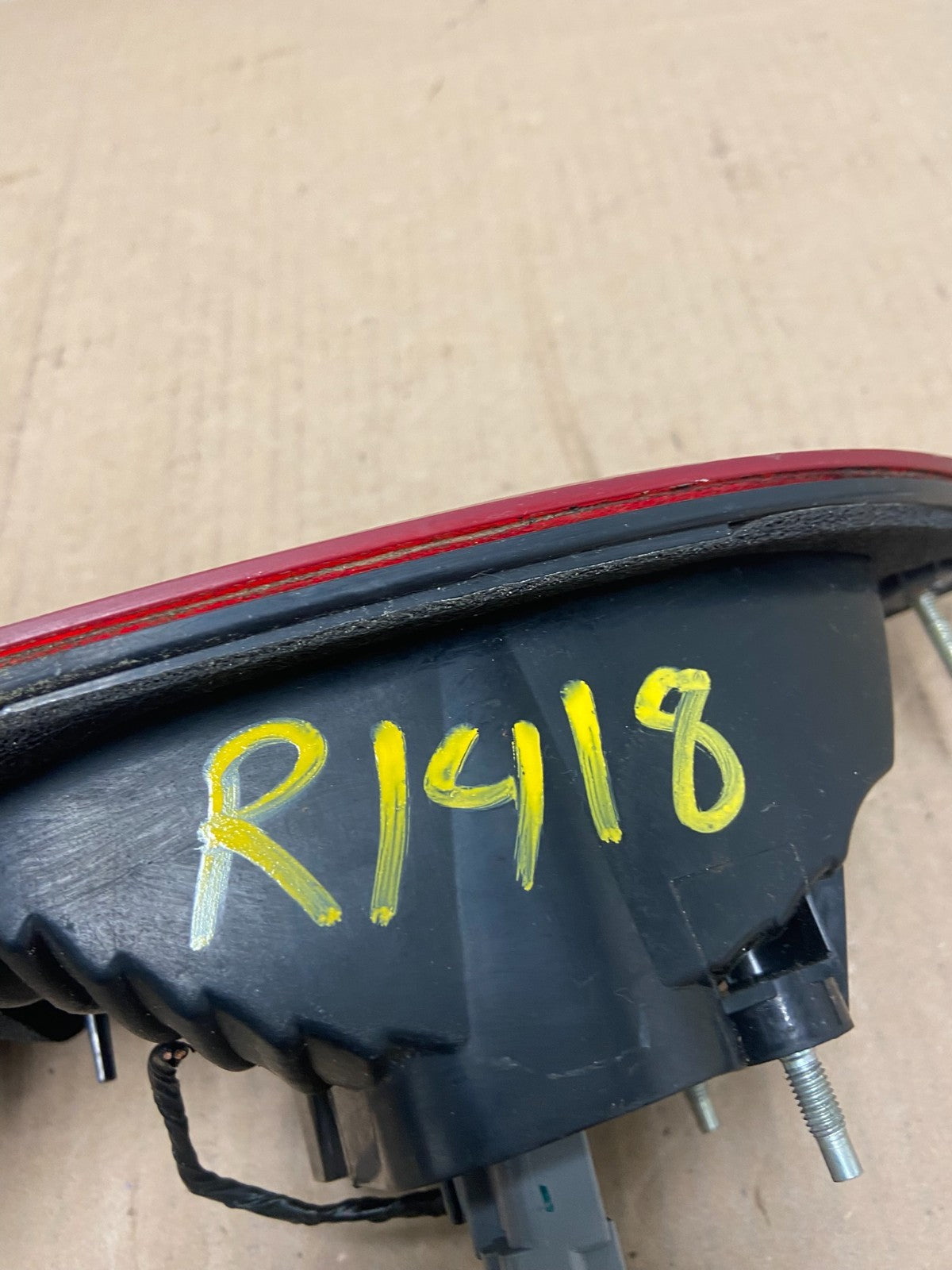 2006 2007 Subaru Tribeca B9 Left Driver Lh Side Tail Light Inner Oem R1418 DW6