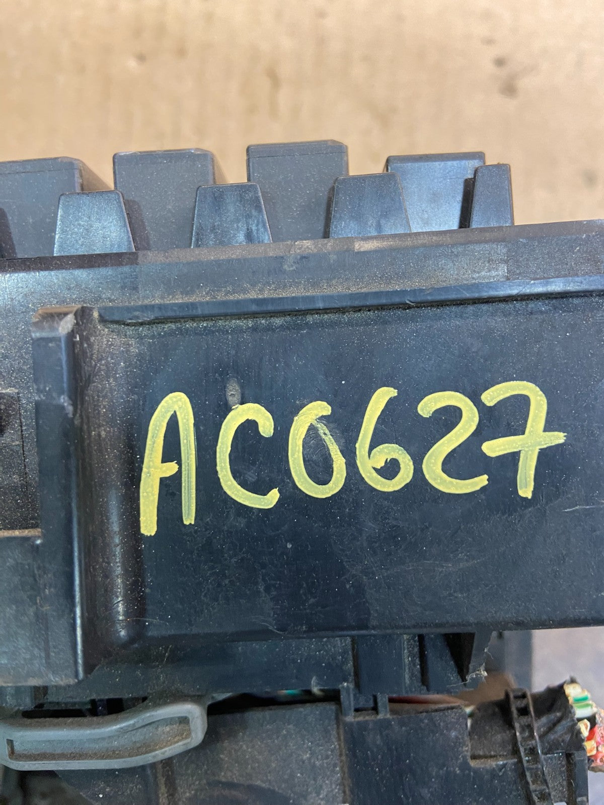 2005 Jeep Grand Cherokee Integrated Power Fuse Box Relay 04692071AB ac0627 DG7