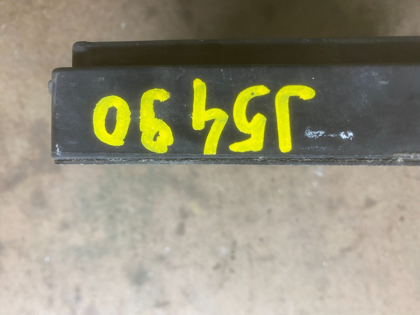 2010 to 2012 Lincoln MKT Blind Spot Control Module Radar Computer j5490 DG3