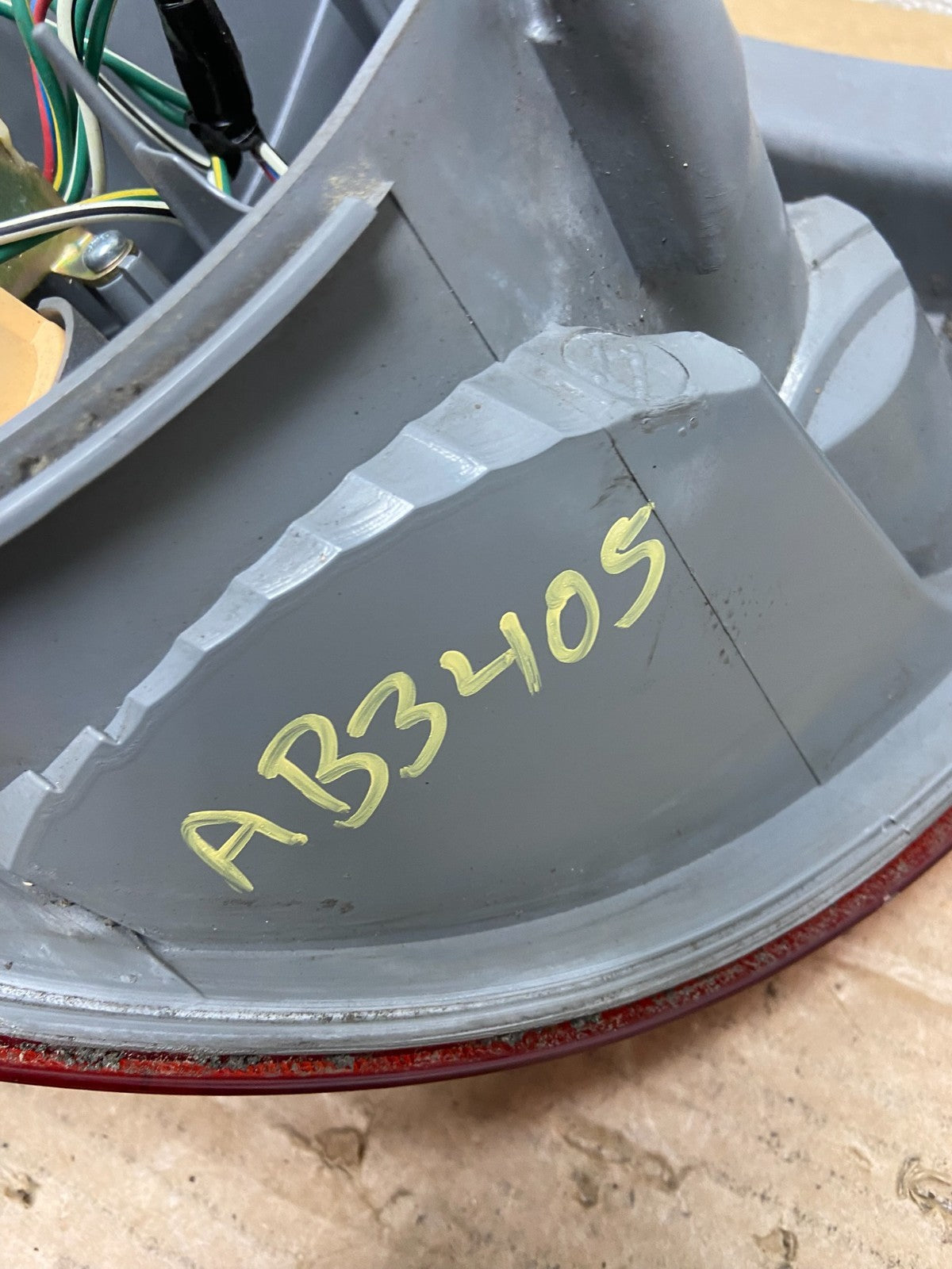2003-2004 Toyota Matrix Right Passenger Rh Side Tail Light Oem AB3405 LK6