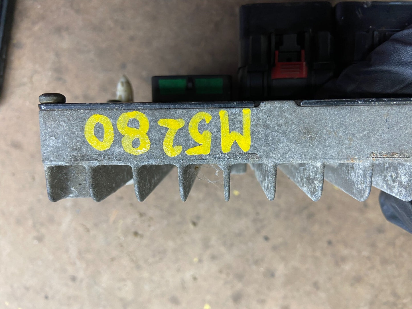 2005 to 2006 Jeep Grand Cherokee 3.7L Computer p56044547aj M5280 DG3