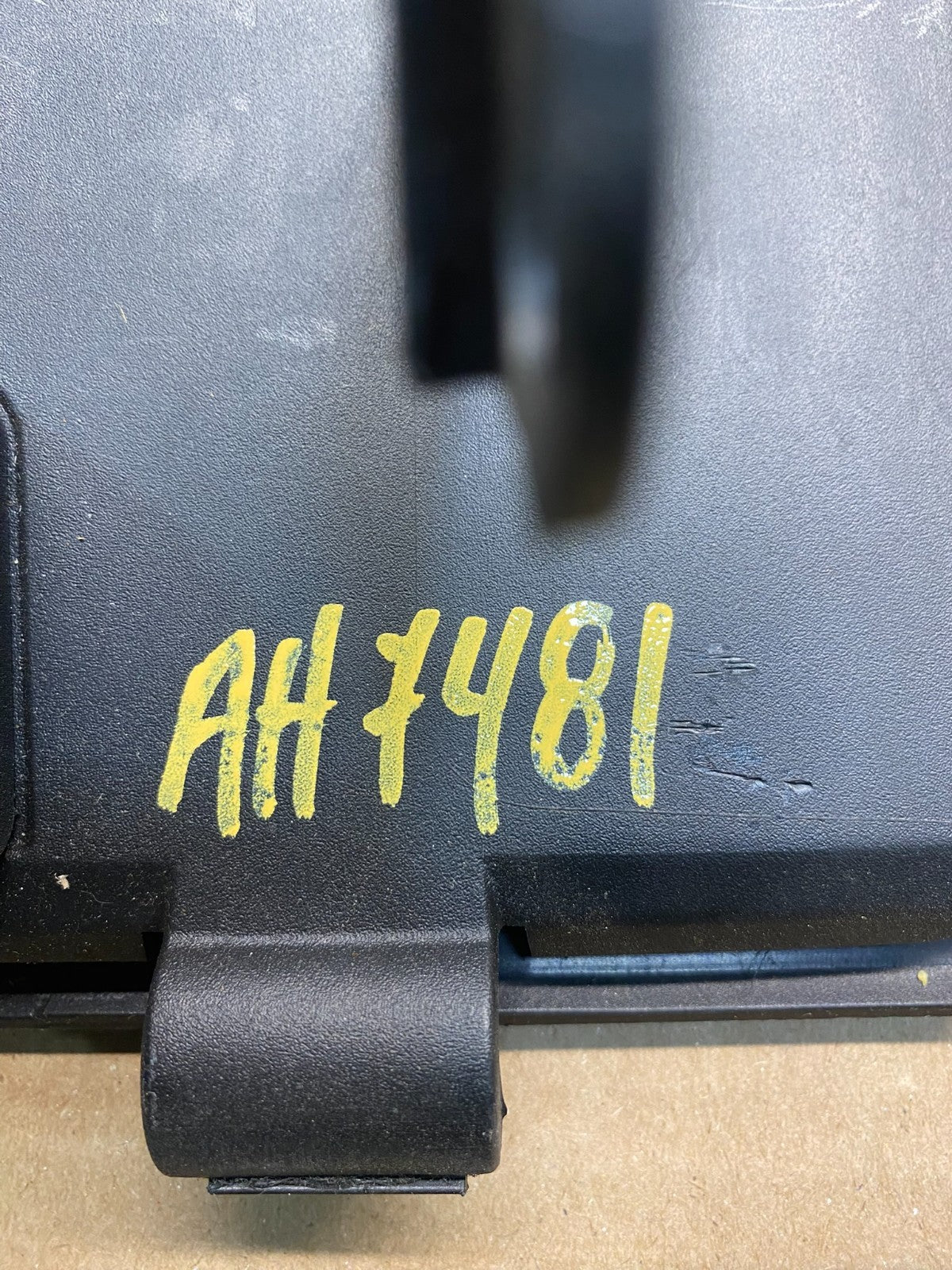 2015 2016 2017 Chrysler 200 Glove Box Compartment AH7481 DG4