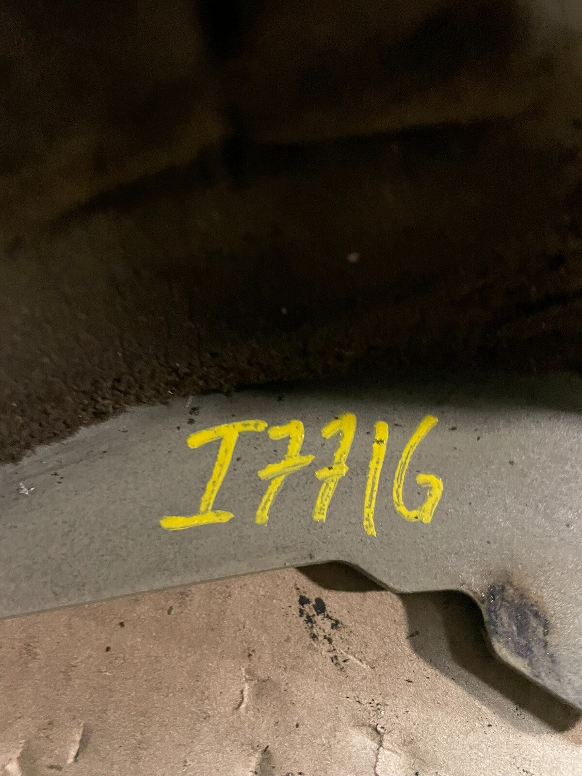 1996 1997 1998 Cadillac Deville Engine Cover OEM i7716 DG9