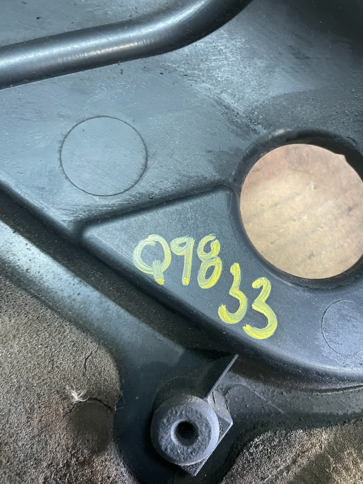 2006 2011 Chevrolet Impala V6 VVT Engine Cover Shield OEM Q9833 DG9