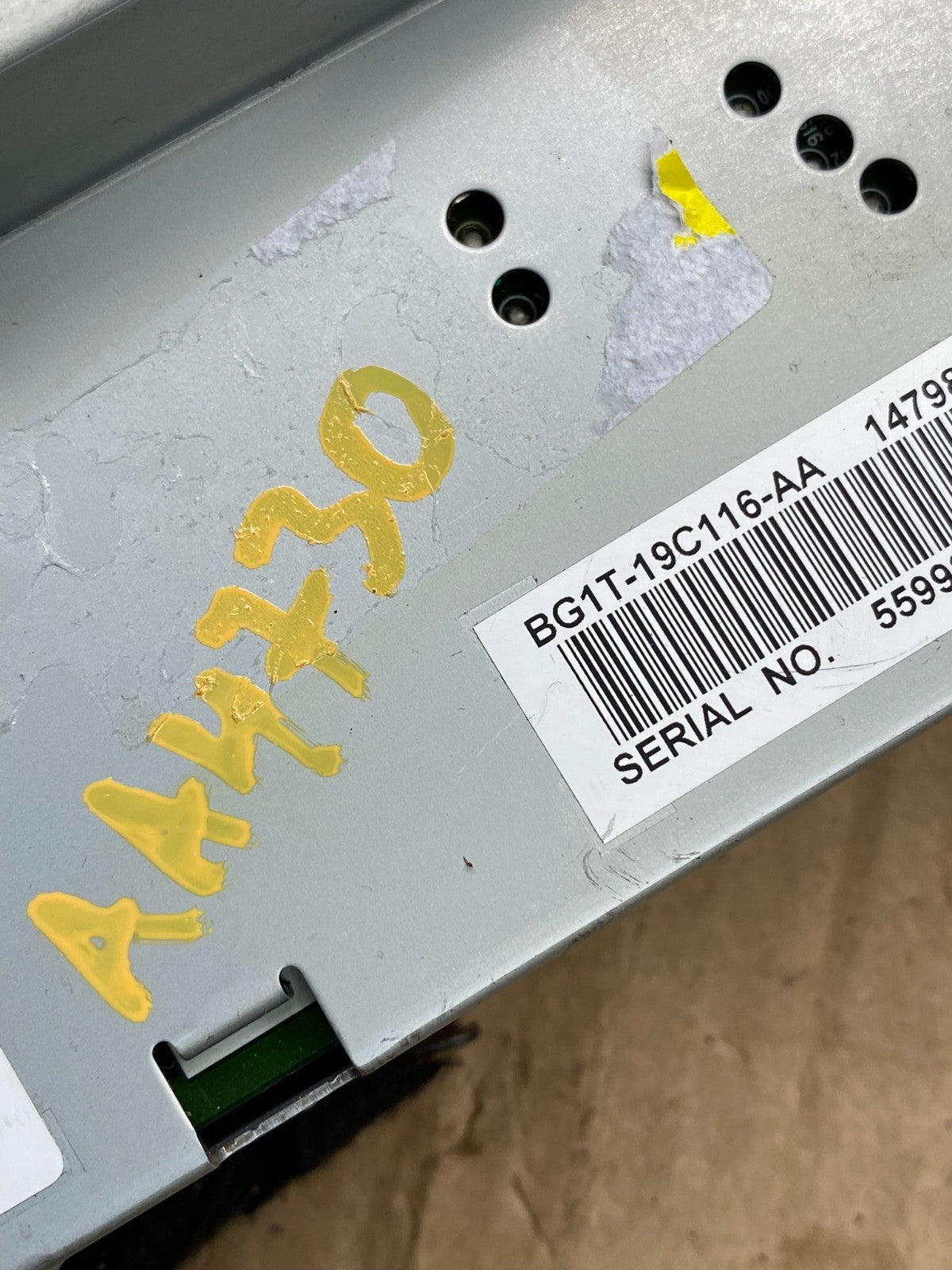 2011 to 2012 Ford Taurus Radio Information Display Screen Monitor aa4730 DG6