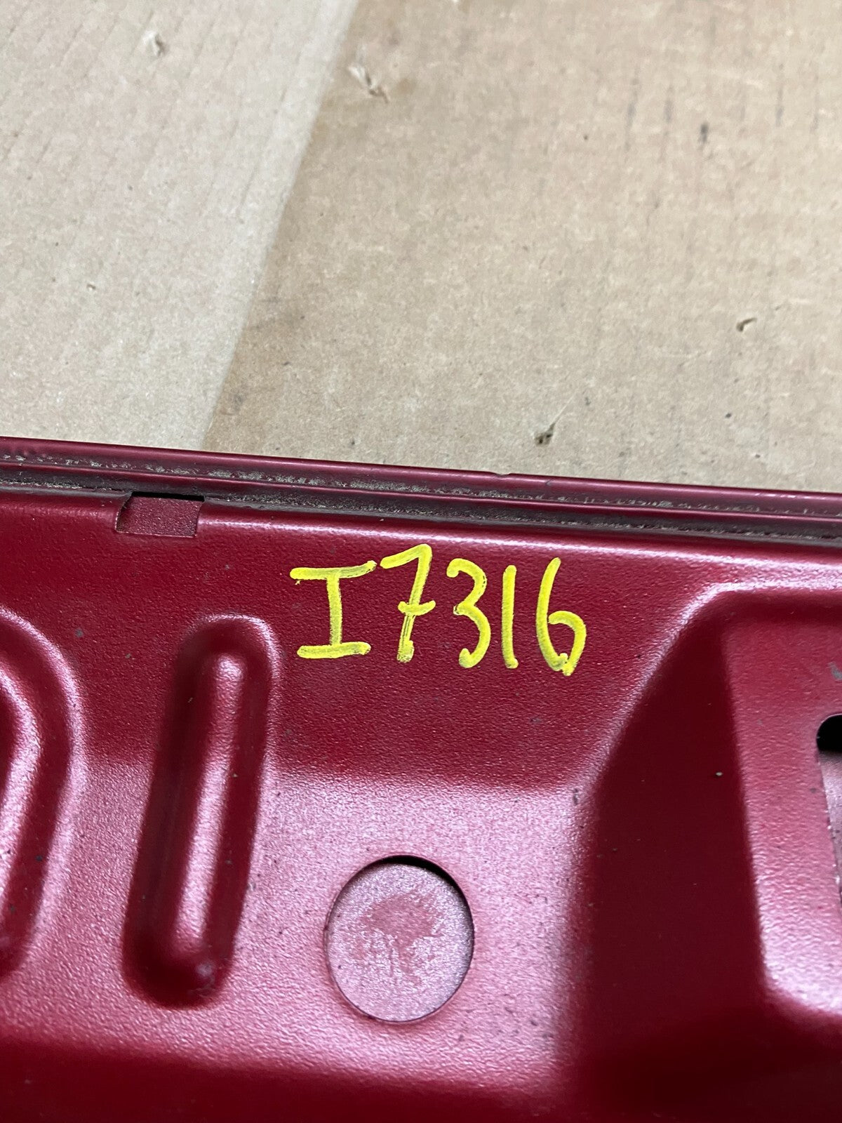 2008 to 2012 Kia Sedona Rear Left Quarter Rail Cover Moulding Trim OEM I73168