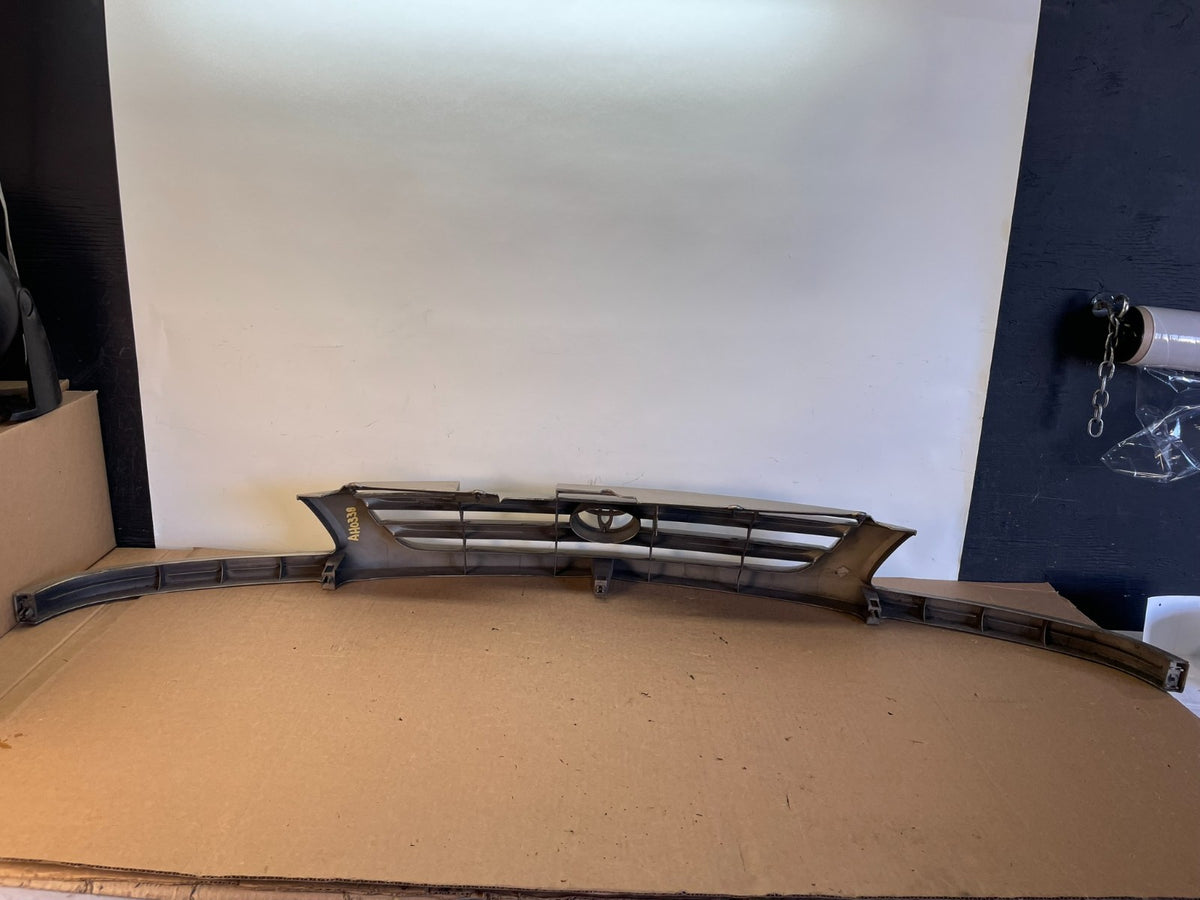 1998 1999 2000 Toyota Sienna Front Upper Mesh Grill Grille AH0338 DG3
