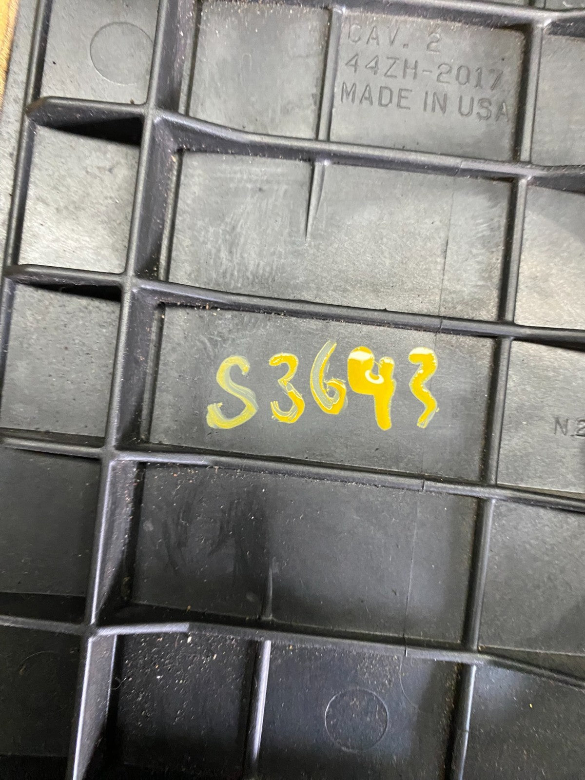 2008 to 2012 Ford Escape Engine Motor Cover Oem s3643 DG9