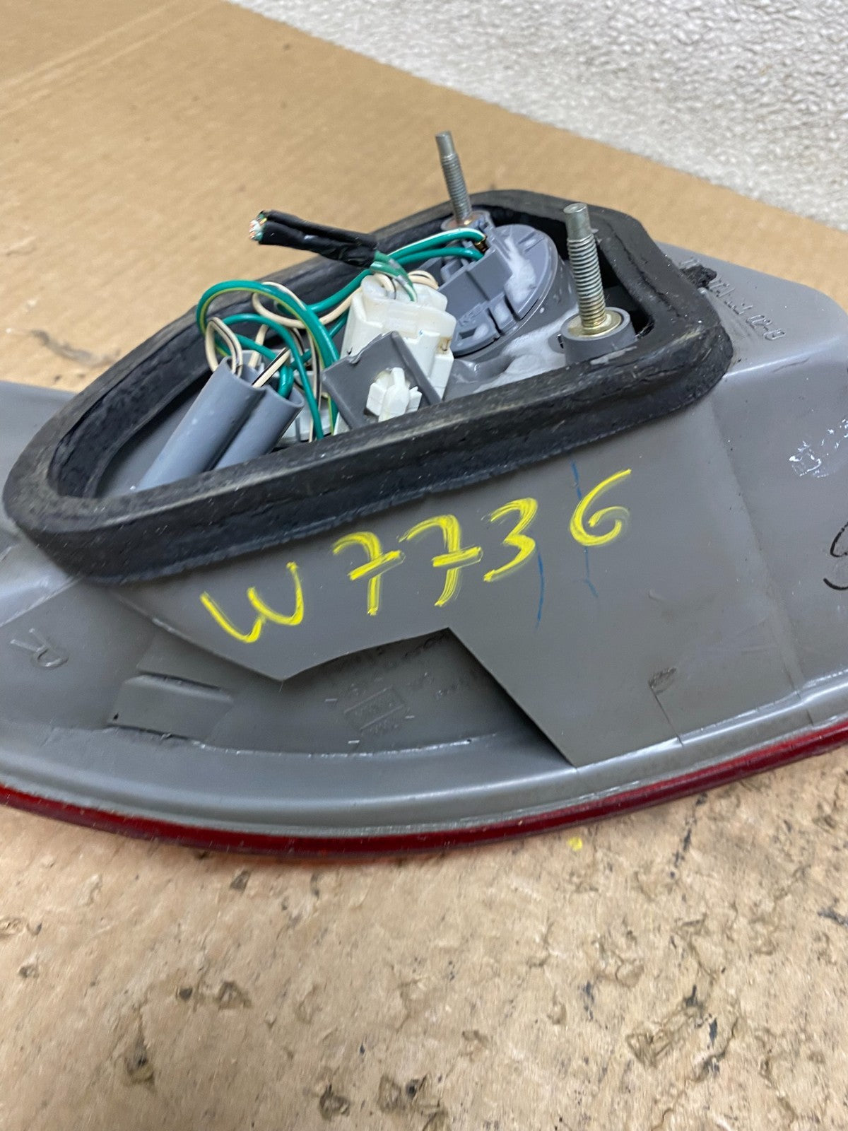 1998 1999 2000 Toyota Corolla Right Passenger Side Tail light OEM W7736 DW6
