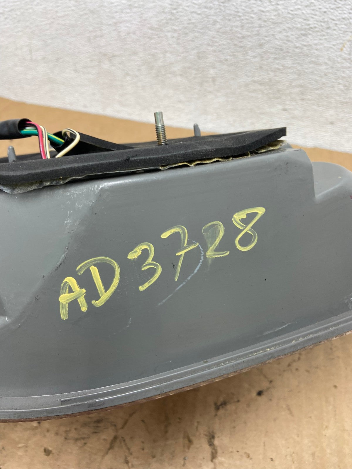 2005 to 2006 Toyota Camry Tail Light Right Passenger Side AD3728 LK6
