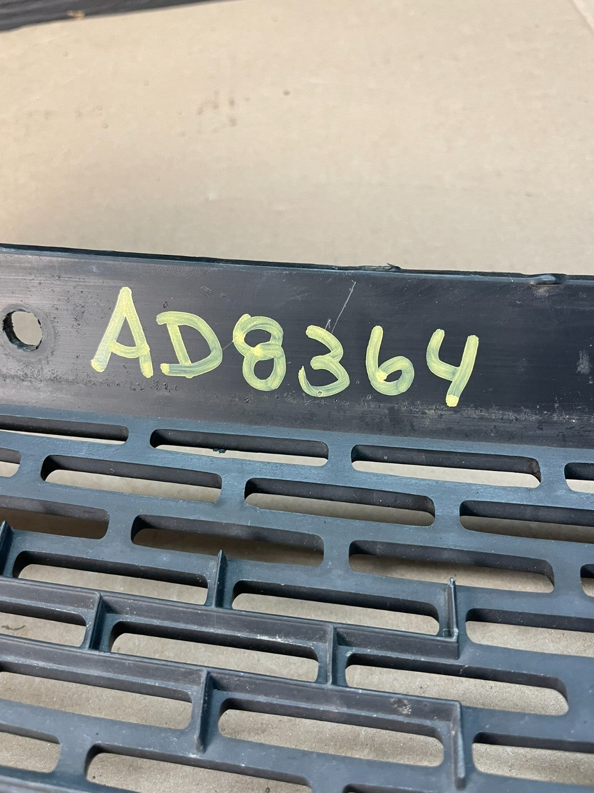2007 to 2012 GMC Acadia Front Upper Grill Grille AD8364 DG5