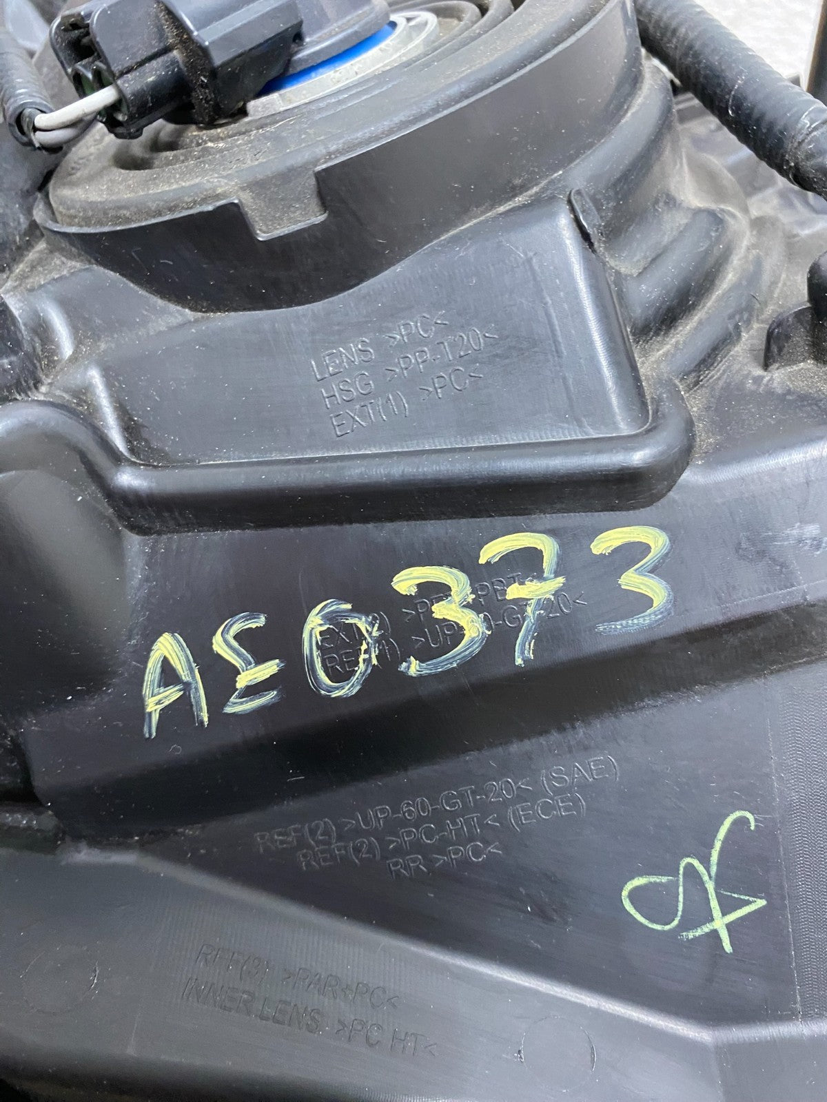2009 2010 2011 Honda Pilot Left Driver LH Halogen Headlight AE0373 DW11