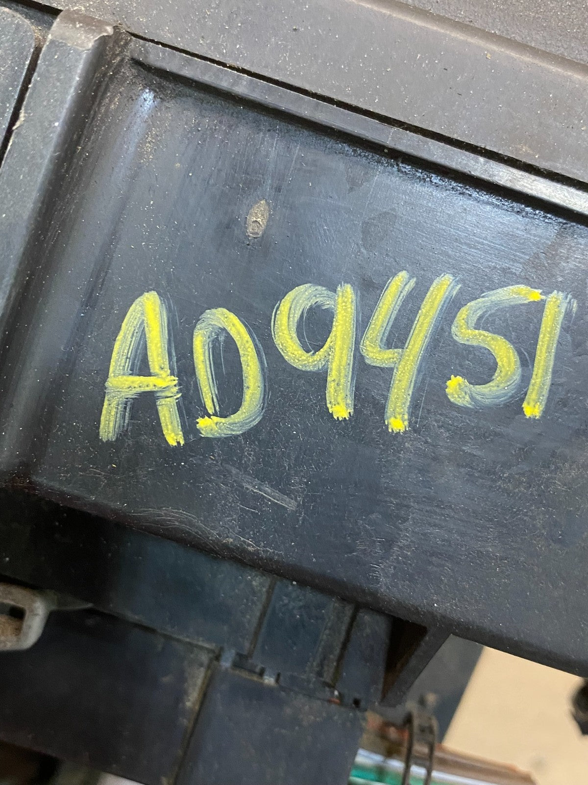 2005 Jeep Grand Cherokee Integrated Power Fuse Box Relay 04692071AB AD9451 DG7