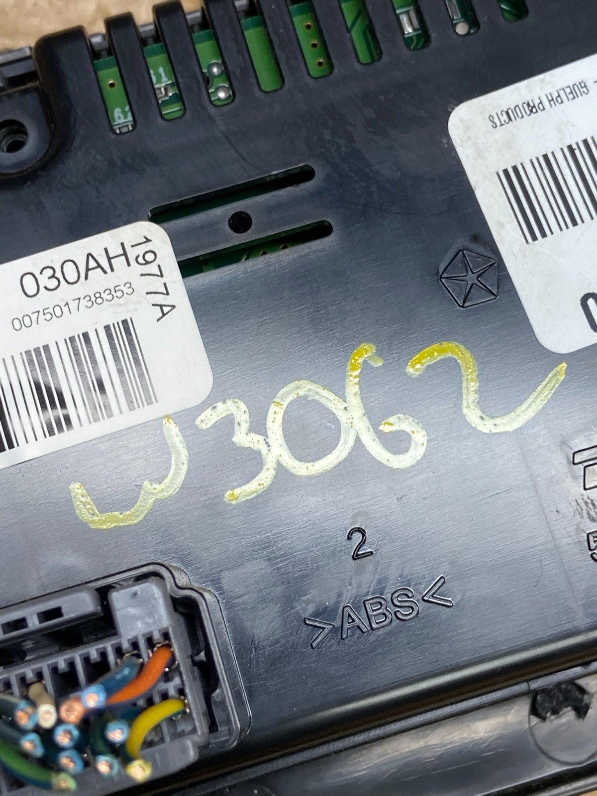 2005 to 2007 Chrysler 300 Dash Heater A/C Climate Control Radio Panel W3062 DG7