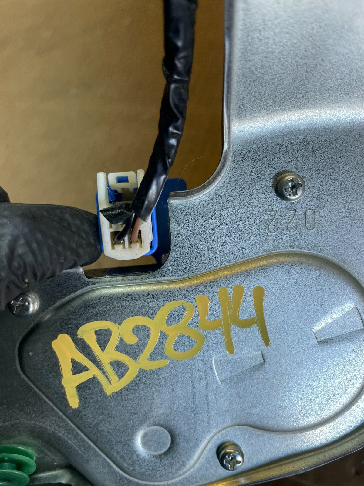 2010 to 2013 Subaru Forester Rear Windshield Washer Wiper Motor AB28447