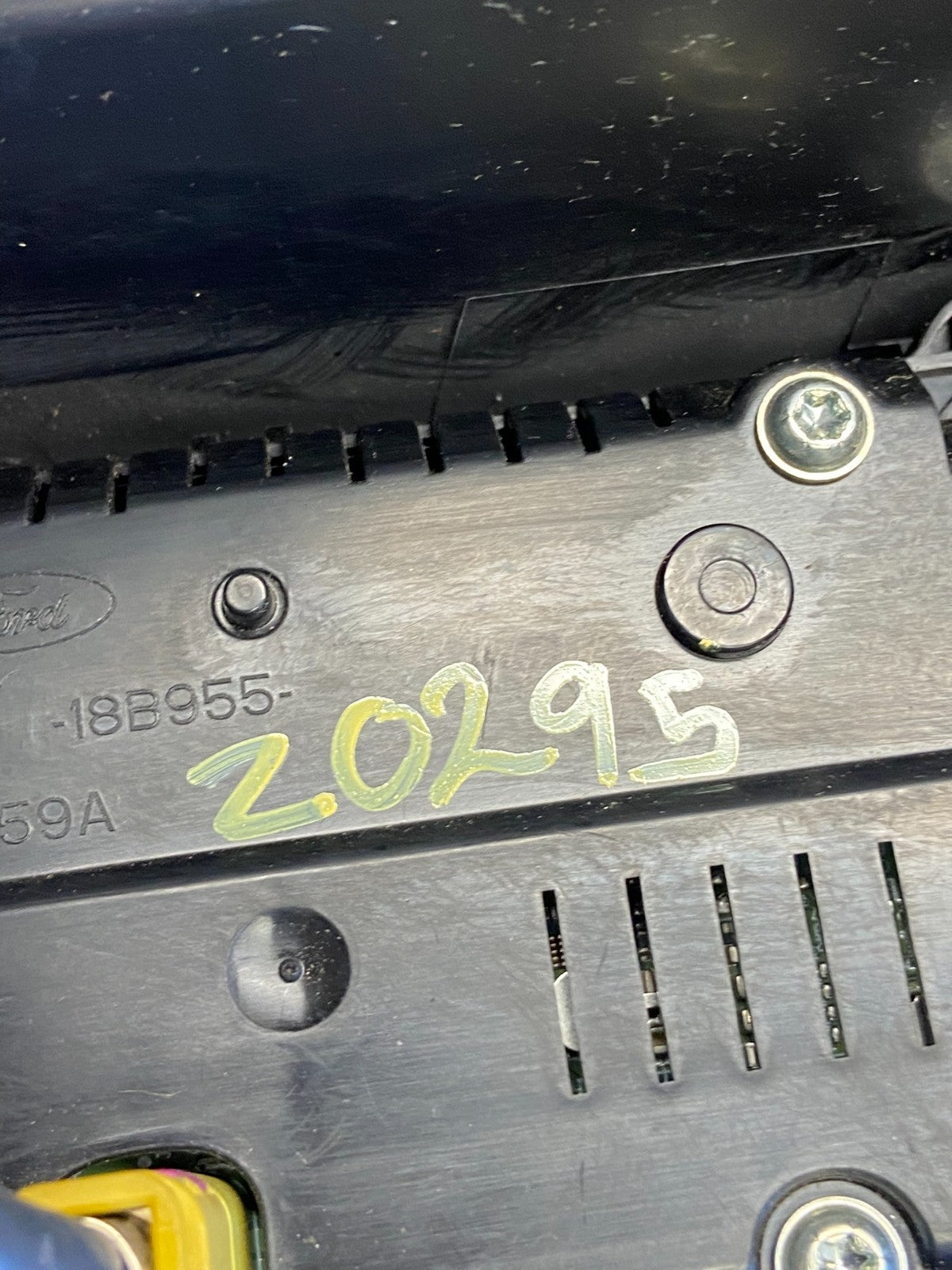 2020 to 2023 Ford Explorer Console Radio Display Screen Air Vents Z0295 DG7
