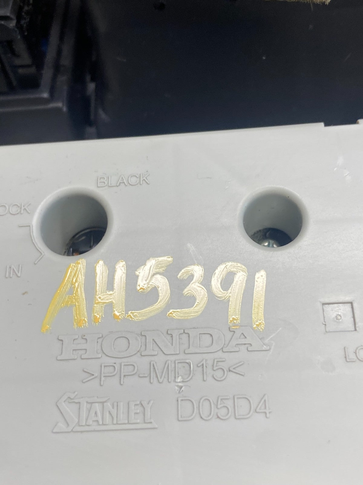 2005 to 2010 Honda Odyssey Radio Climate Control Dash Trim Bezel AH5391 DG5