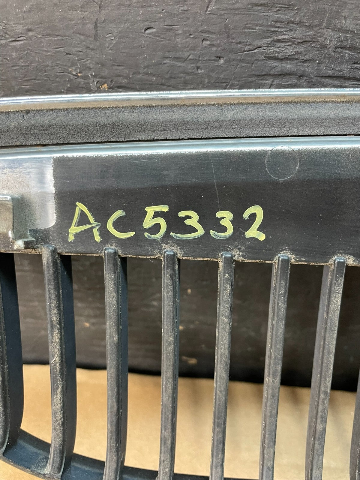 2000 to 2003 Mercury Sable Front Upper Grille Grill ac5332 DG5