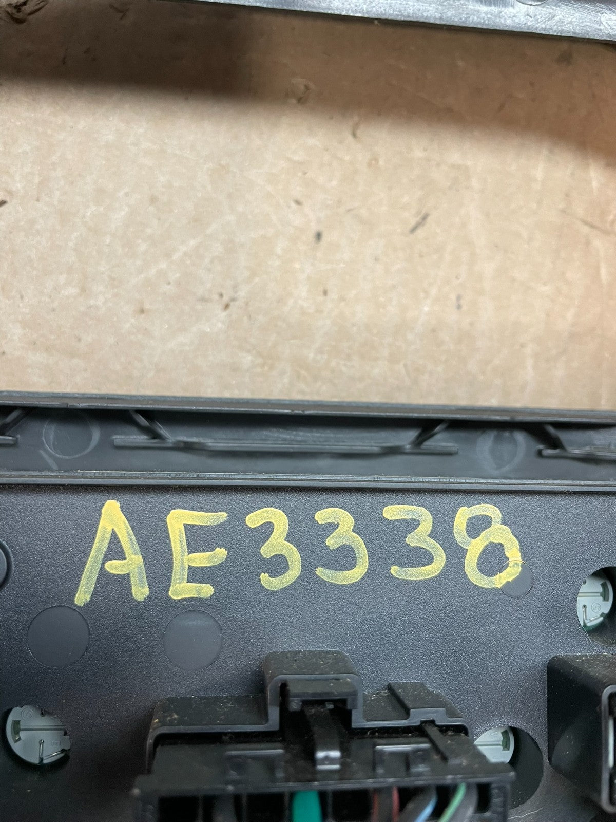 2001 2004 Dodge Dakota Speedometer Climate Control Radio Panel Bezel AE3338 DG4