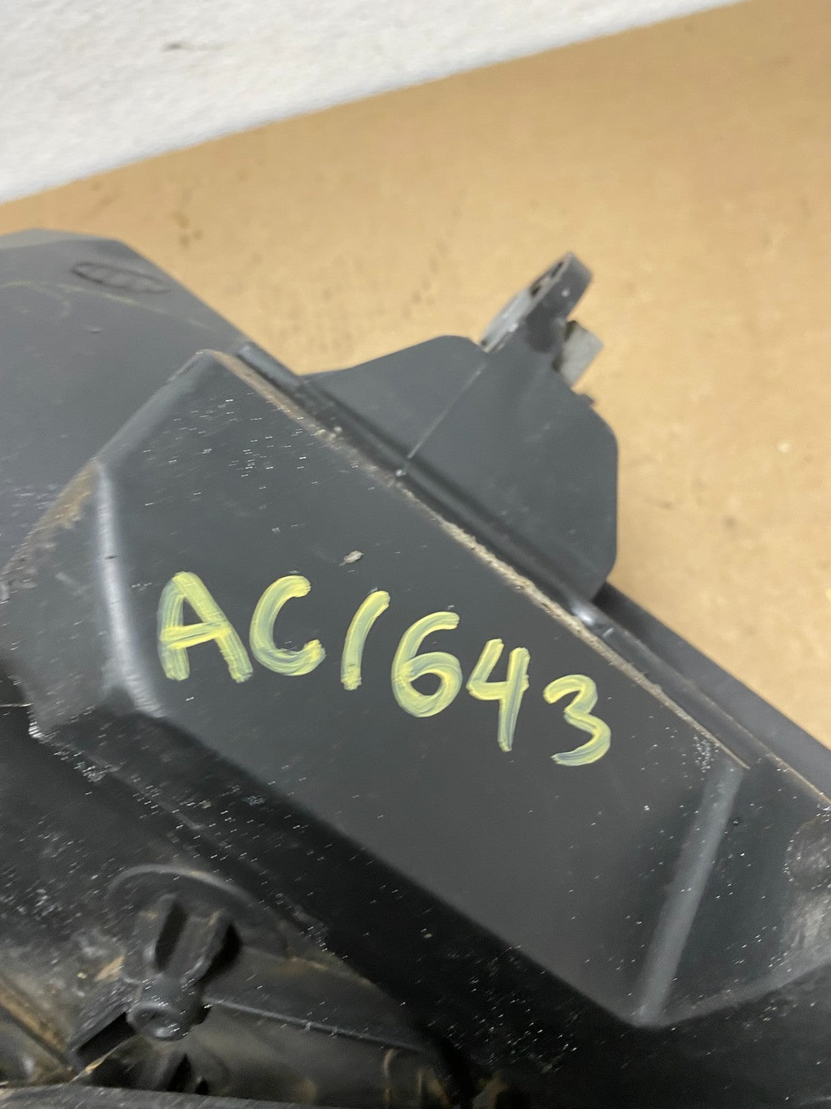 2013-2017 Chevrolet Traverse Left Driver LH Side Headlight Halogen OEM AC1643 DW9