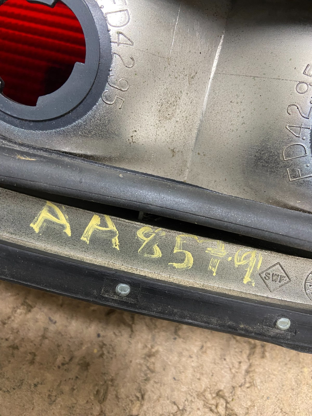 1995 1996 1997 Lincoln Town Car Right Passenger Rh Tail Light AA8579 DG6