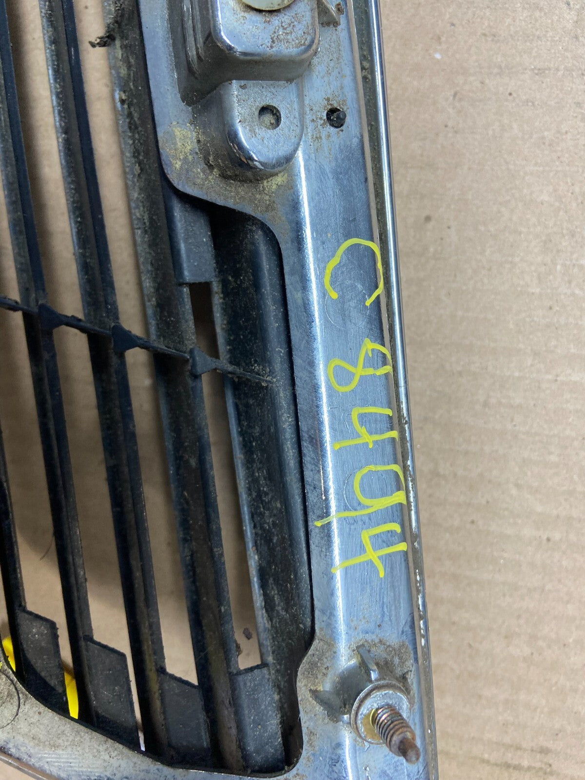 2002 2003 Mitsubishi Lancer Front Upper Radiator Grille Grill OEM C8494 DG19